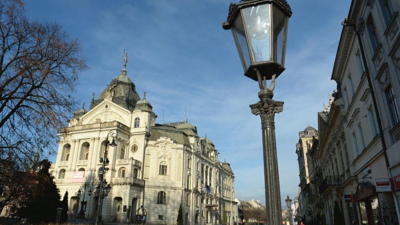 Košice Divadlo centrum Komunálne voľby 1140px (TASR/František Iván)